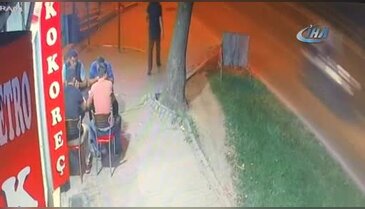Bursa'da kaza yapan araç mahalleye dalınca panik yaşandı