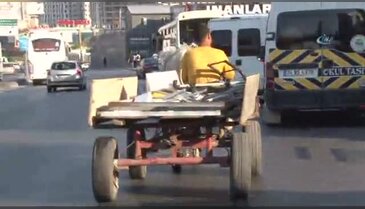 E-5'te at arabalı tehlikeli yolculuk kamerada
