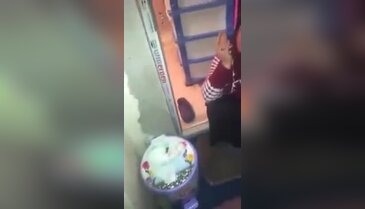 Eşine dövüp, dışkı yediren 'adam' gözaltında!