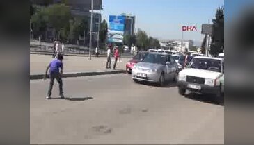 Bursa'da bahşiş almak için canlarını hiçe sayıyorlar