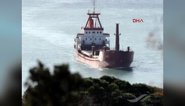 Türk bayraklı gemiye Yunan sahil güvenliği uyarı ateşi açtı