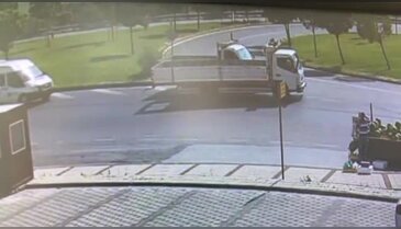 Kamyoncuların sopalı yol kavgası kamerada