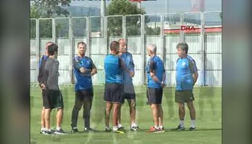 Bursaspor teknik direktörü Le Guen: "Arkadaşlarınıza hile yapmayın"