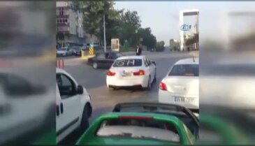 Düğün konvoyundaki trafik magandası kamerada
