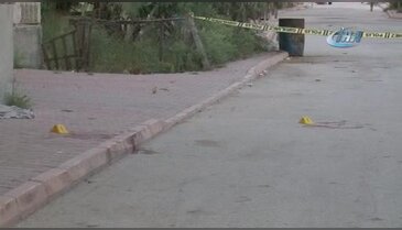 Yeğeninin gözü önünde yengesini ve komşusunu bıçakladı