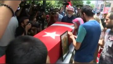 Bursa şehidini son yolculuğuna uğurladı