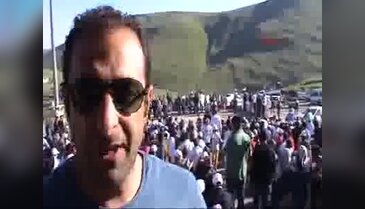 Atatürk'ün siluetini İzmir Marşı eşliğinde izlediler