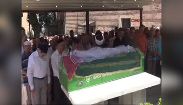 Bursa'da tabutunun üzerine gelinlik koyularak son yolculuğuna uğurlandı