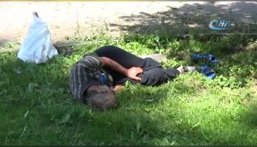 Bursa'da parkta bayılan yaşlı adamın imdadına yoldan geçen hemşire yetişti
