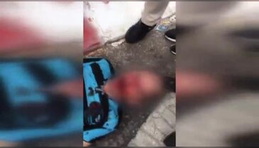 Küçük kızı kaçırdığı iddia edilen şahsa linç girişimi kamerada