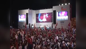 Yüzbinlerce kişi 15 Temmuz Şehitler Köprüsü'nde