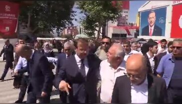 Başbakan Yardımcısı Çavuşoğlu, Bursa'da Kapalı Çarşı'yı ziyaret etti