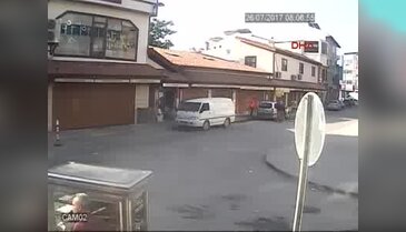 Genç kızın 'drift' kazası kamerada