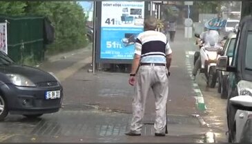 Bursa'da yağmur dolu ile birlikte geldi