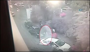 Kendine engelli süsü veren hırsız kamerada