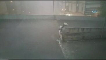İstanbul'da fırtına böyle geldi