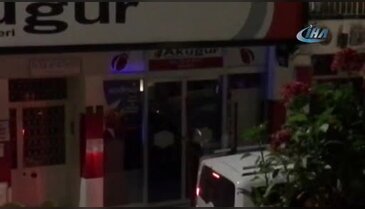 Bursa'da vatandaşlar tarafından fark edilen hırsızlar, levyeyi kilidin üzerinde bırakıp kaçtı