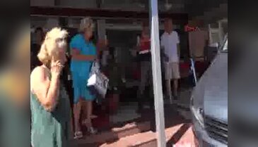 Geri viteste gaza basınca pazar yerini savaş alanına çevirdi