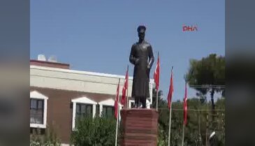 Atatürk heykeline skandal saldırı!