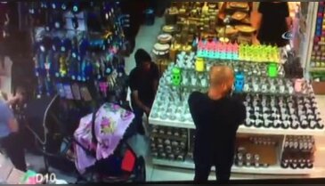 Kaşla göz arasında bebek arabasındaki çantayı çaldılar