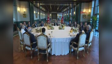 Cumhurbaşkanı Erdoğan YAŞ üyeleri ile yemekte buluştu