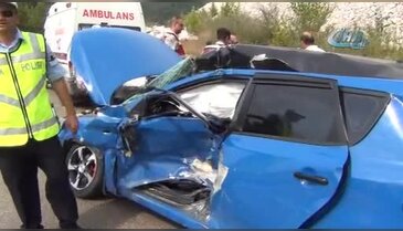 Bursa'da korkunç kaza! Ambulansa araç çarptı: 1 ölü, 8 yaralı