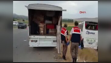 Amasya Merzifon'da yolcu otobüsü devrildi: 40 kişi yaralandı