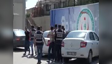Çırılçıplak soyduktan sonra kabusu yaşattılar!