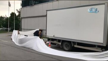 Bursa'da ekmek kamyoneti fabrikadaki temizlikçi kadını ezdi