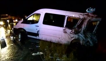 Zincirleme trafik kazası: 2 ölü, 6 yaralı