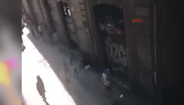Barcelona'da bir minibüs yayaları ezdi!
