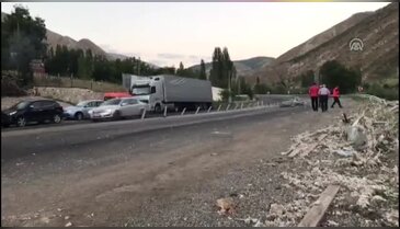 Erzurum'da korkunç kaza: 3 ölü, 3 yaralı