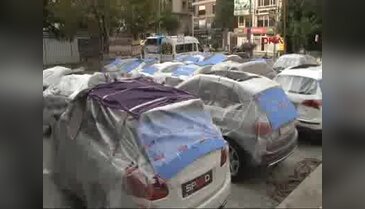 Oto satıcılarından ilginç dolu tedbiri