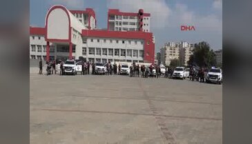 Bursa'nın yeni emniyet müdürünü yüzlerce kişi uğurladı