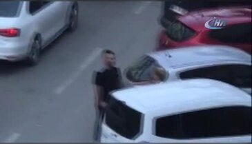 Sokak ortasında kadına şiddet!