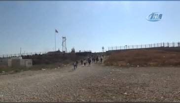 Suriyeliler maraton koşar gibi ülkelerine gidiyor!