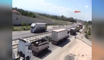 Bursa-İzmir yolunda uzun araç kuyrukları oluştu!