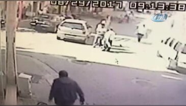 Kocasını başka kadınla görünce bıçakla saldırdı