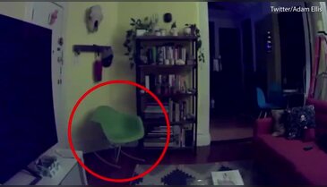 'Evime musallat olan çocuk hayalet beni öldürmeye çalışıyor'