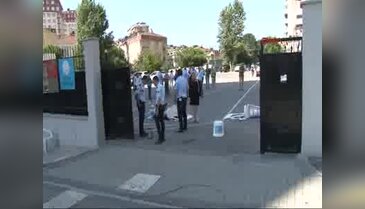 Okulda korku dolu anlar! Silahlar patladı, yaralılar var