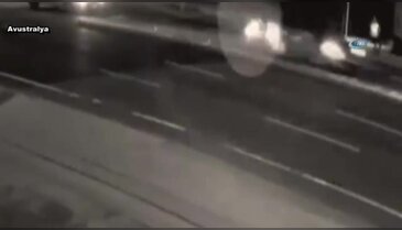 Otomobil polise böyle çarptı