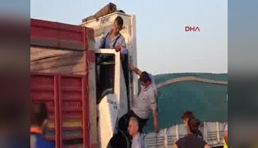 Zincirleme kaza: 12 araç birbirine girdi, 34 kişi yaralandı