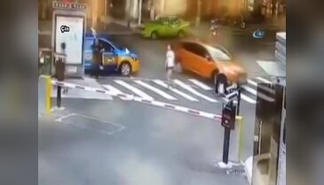 Torununa tuvaletini yaptırırken aracın altında kaldılar