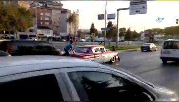 Gelin arabasından ölümüne bahşiş alma çabası!