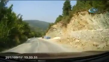 Bursa'da faciadan dönüldü! O anlar araç kamerasına yansıdı