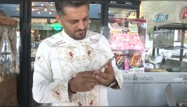 Bursa'da yangın söndürmeye gelen itfaiyeciler böreklerle karşılandı