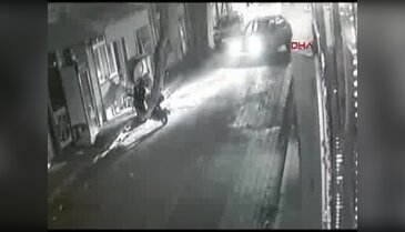 Kahvehaneye silahlı saldırı kamerada