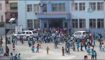 İlkokul öğrencisinin çantasında tabanca bulundu