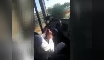 Otobüs şoförüne cep telefonu tepkisi