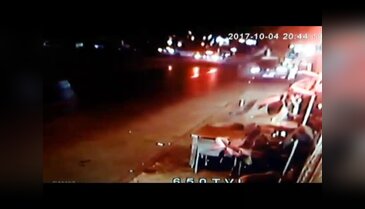 Kalp krizi geçirdi, önce araca ardından yayaya çarptı
